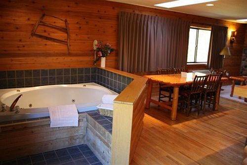 The Lodge At Crooked Lake Siren Buitenkant foto